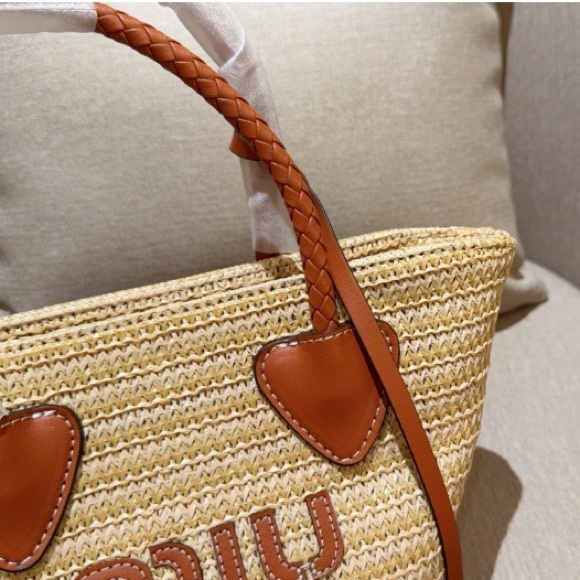 Miu Miu Straw Basket Handbag Mini 15x18cm - Picture 2 of 9